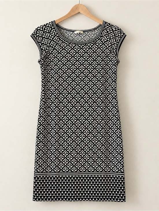 Max Studio Dresses & Skirts - Max Studio Black and White Geometric Cap-Sleeve Dress